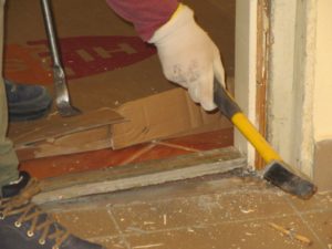 régi ajtó kibontása