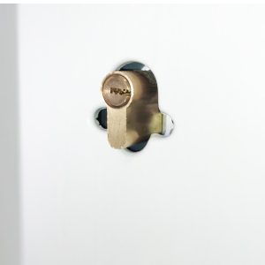 a-burkolt-levetele-utan