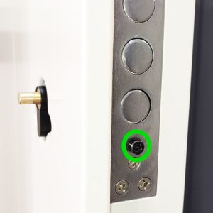 rogzitsuk-screwros-the-button-into-a-box-of-cheese